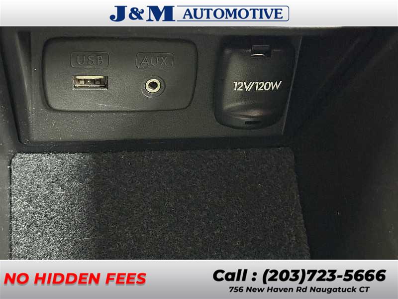 2013 Subaru Outback 2.5i Premium, available for sale in Naugatuck, Connecticut | J&M Automotive Sls&Svc LLC. Naugatuck, Connecticut 2013 Subaru Outback 2.5i Premium, available for sale in Naugatuck, Connecticut | J&M Automotive Sls&Svc LLC. Naugatuck, Connecticut