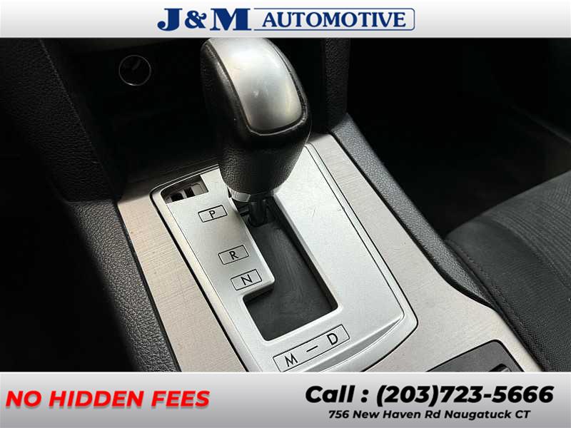 2013 Subaru Outback 2.5i Premium, available for sale in Naugatuck, Connecticut | J&M Automotive Sls&Svc LLC. Naugatuck, Connecticut 2013 Subaru Outback 2.5i Premium, available for sale in Naugatuck, Connecticut | J&M Automotive Sls&Svc LLC. Naugatuck, Connecticut