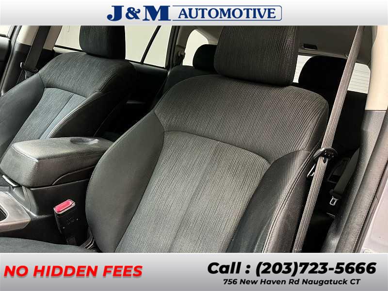 2013 Subaru Outback 2.5i Premium, available for sale in Naugatuck, Connecticut | J&M Automotive Sls&Svc LLC. Naugatuck, Connecticut 2013 Subaru Outback 2.5i Premium, available for sale in Naugatuck, Connecticut | J&M Automotive Sls&Svc LLC. Naugatuck, Connecticut