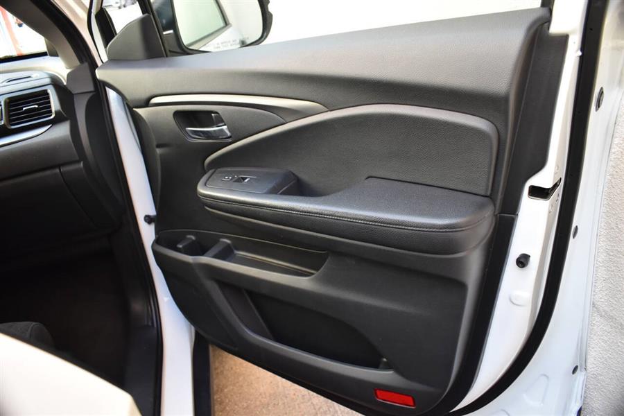 2020 Honda Pilot LX AWD 4dr SUV, available for sale in Great Neck, New York | Camy Cars. Great Neck, New York 2020 Honda Pilot LX AWD 4dr SUV, available for sale in Great Neck, New York | Camy Cars. Great Neck, New York