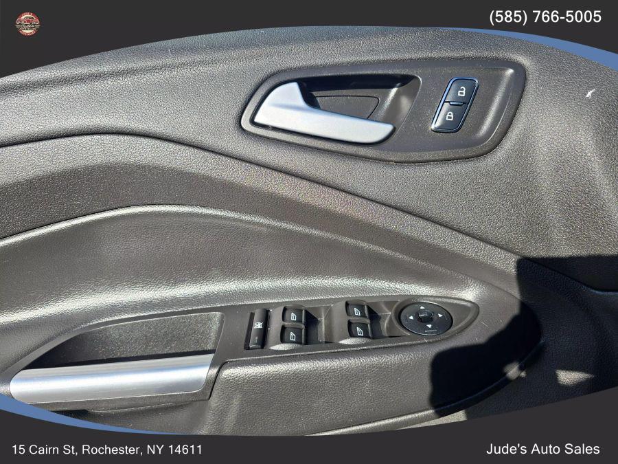 2015 Ford Escape SE Sport Utility 4D, available for sale in Wolcott, New York | Auto Hunter CNY. Wolcott, New York 2015 Ford Escape SE Sport Utility 4D, available for sale in Wolcott, New York | Auto Hunter CNY. Wolcott, New York