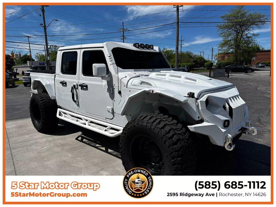 2021 Jeep Gladiator Rubicon Pickup 4D 5 ft, available for sale in Rochester, New York | 5 Star Motor Group. Rochester, New York