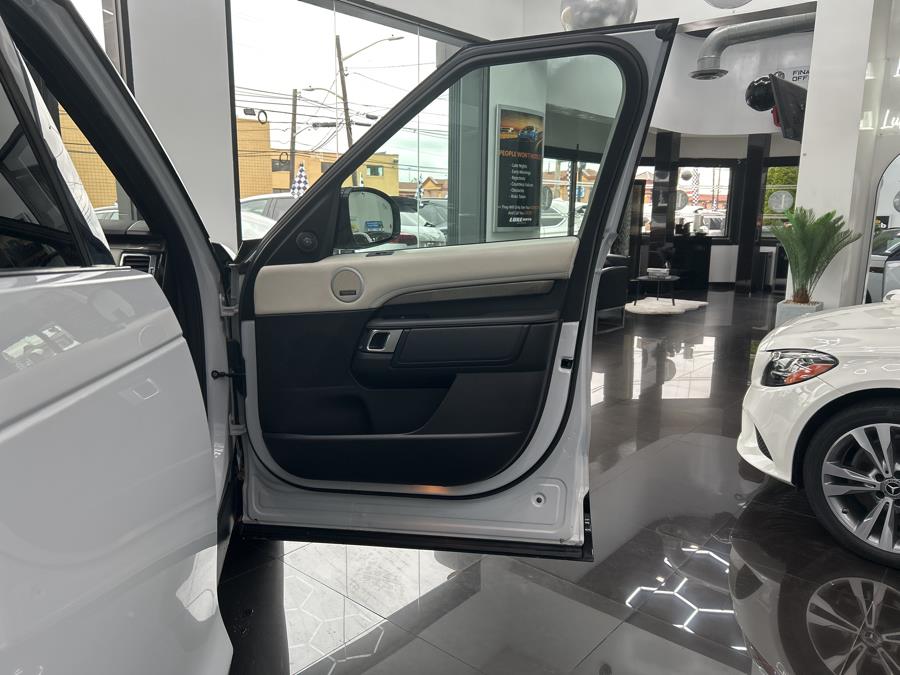 2018 Land Rover Discovery HSE V6 Supercharged, available for sale in Jersey City, New Jersey | Luxe Auto Galleria. Jersey City, New Jersey 2018 Land Rover Discovery HSE V6 Supercharged, available for sale in Jersey City, New Jersey | Luxe Auto Galleria. Jersey City, New Jersey