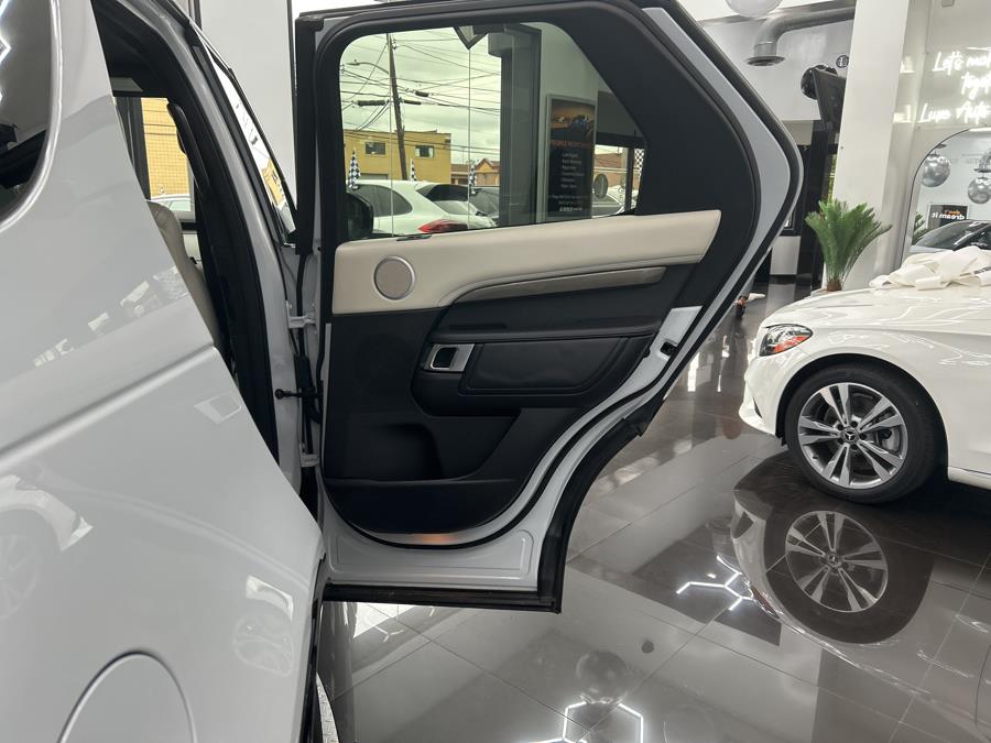 2018 Land Rover Discovery HSE V6 Supercharged, available for sale in Jersey City, New Jersey | Luxe Auto Galleria. Jersey City, New Jersey 2018 Land Rover Discovery HSE V6 Supercharged, available for sale in Jersey City, New Jersey | Luxe Auto Galleria. Jersey City, New Jersey