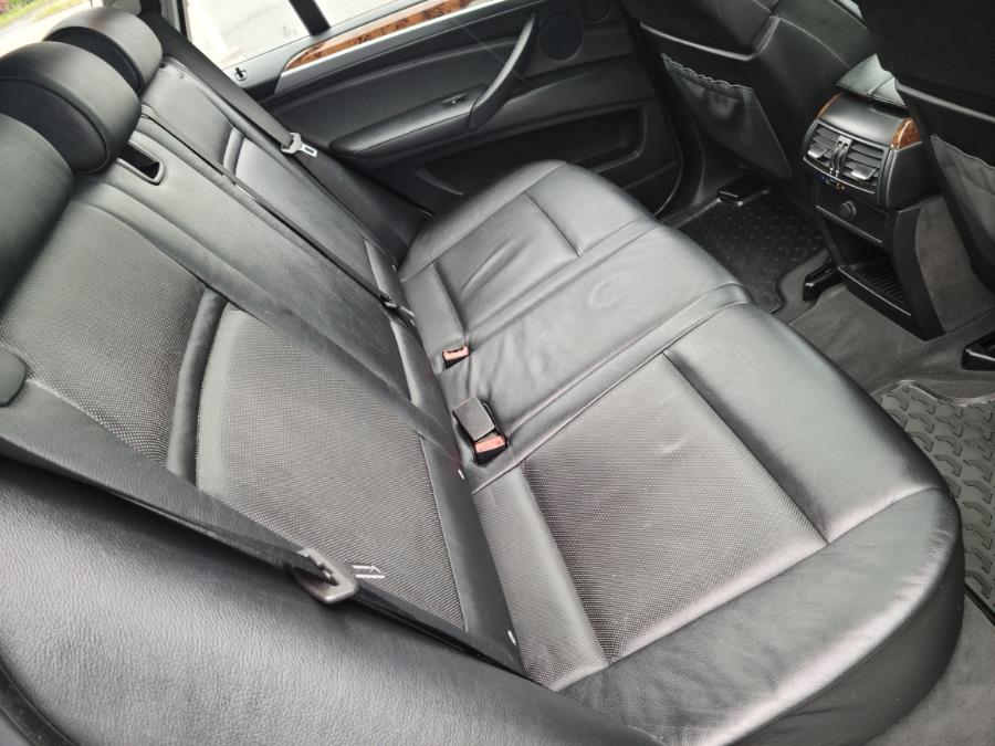 2007 BMW X5 AWD 4dr 3.0si, available for sale in Milford, Connecticut | Chip's Auto Sales Inc. Milford, Connecticut 2007 BMW X5 AWD 4dr 3.0si, available for sale in Milford, Connecticut | Chip's Auto Sales Inc. Milford, Connecticut