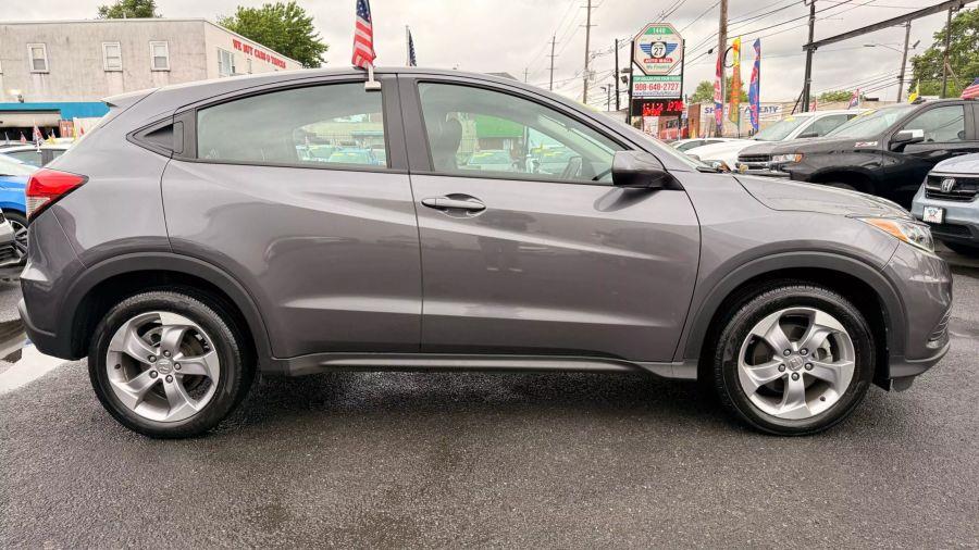 2022 Honda Hr-v LX Sport Utility 4D, available for sale in Linden, New Jersey | Route 27 Auto Mall. Linden, New Jersey 2022 Honda Hr-v LX Sport Utility 4D, available for sale in Linden, New Jersey | Route 27 Auto Mall. Linden, New Jersey