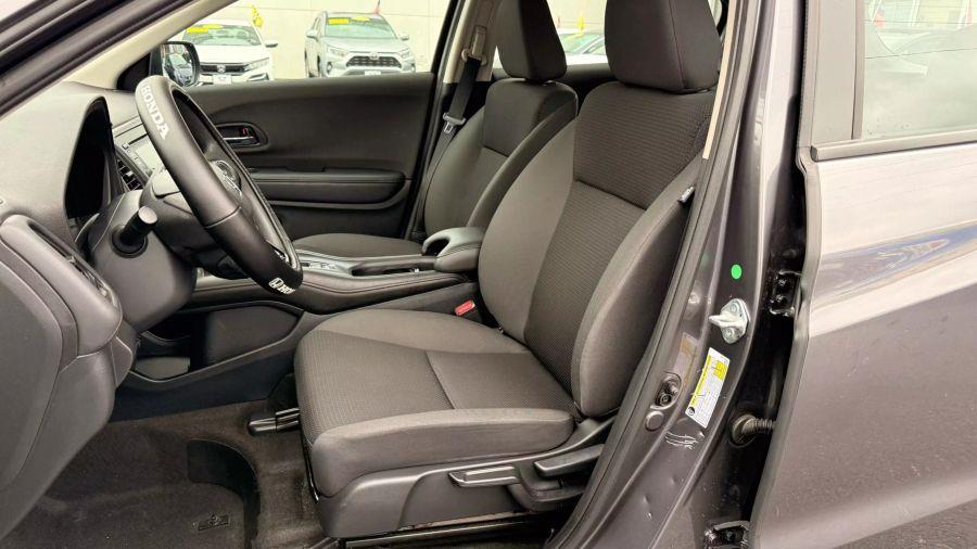 2022 Honda Hr-v LX Sport Utility 4D, available for sale in Linden, New Jersey | Route 27 Auto Mall. Linden, New Jersey 2022 Honda Hr-v LX Sport Utility 4D, available for sale in Linden, New Jersey | Route 27 Auto Mall. Linden, New Jersey