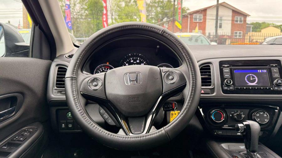 2022 Honda Hr-v LX Sport Utility 4D, available for sale in Linden, New Jersey | Route 27 Auto Mall. Linden, New Jersey 2022 Honda Hr-v LX Sport Utility 4D, available for sale in Linden, New Jersey | Route 27 Auto Mall. Linden, New Jersey