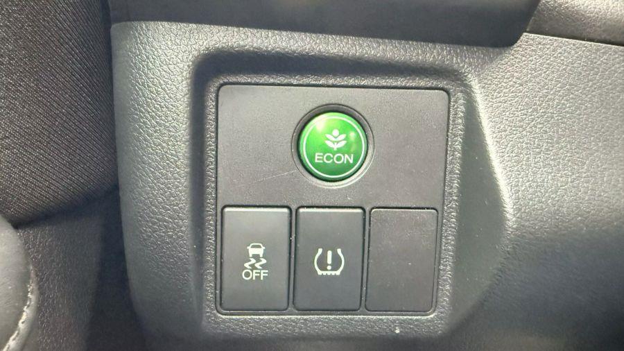 2022 Honda Hr-v LX Sport Utility 4D, available for sale in Linden, New Jersey | Route 27 Auto Mall. Linden, New Jersey 2022 Honda Hr-v LX Sport Utility 4D, available for sale in Linden, New Jersey | Route 27 Auto Mall. Linden, New Jersey