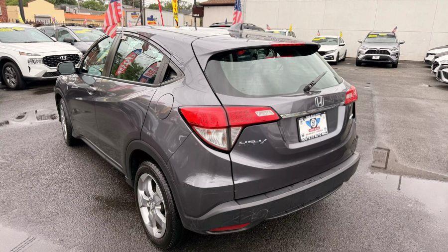 2022 Honda Hr-v LX Sport Utility 4D, available for sale in Linden, New Jersey | Route 27 Auto Mall. Linden, New Jersey 2022 Honda Hr-v LX Sport Utility 4D, available for sale in Linden, New Jersey | Route 27 Auto Mall. Linden, New Jersey