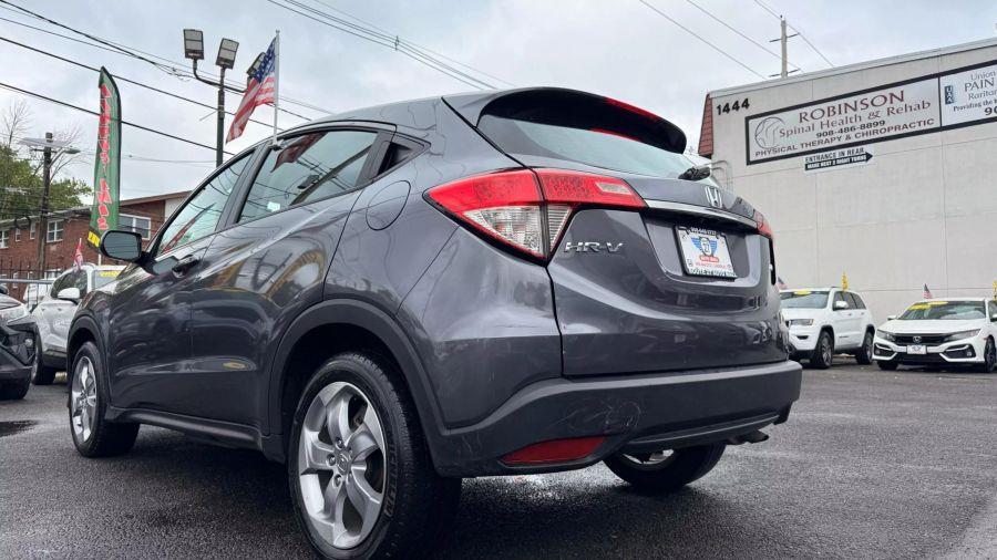 2022 Honda Hr-v LX Sport Utility 4D, available for sale in Linden, New Jersey | Route 27 Auto Mall. Linden, New Jersey 2022 Honda Hr-v LX Sport Utility 4D, available for sale in Linden, New Jersey | Route 27 Auto Mall. Linden, New Jersey