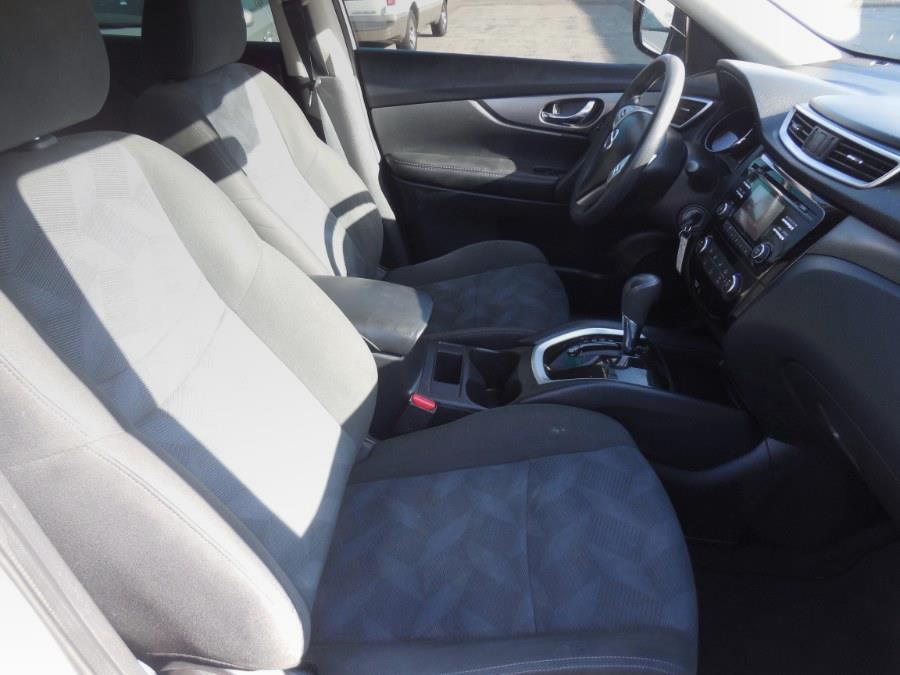 2016 Nissan Rogue FWD 4dr SV, available for sale in Hawaiian Gardens, California | Luxe Motors. Hawaiian Gardens, California 2016 Nissan Rogue FWD 4dr SV, available for sale in Hawaiian Gardens, California | Luxe Motors. Hawaiian Gardens, California