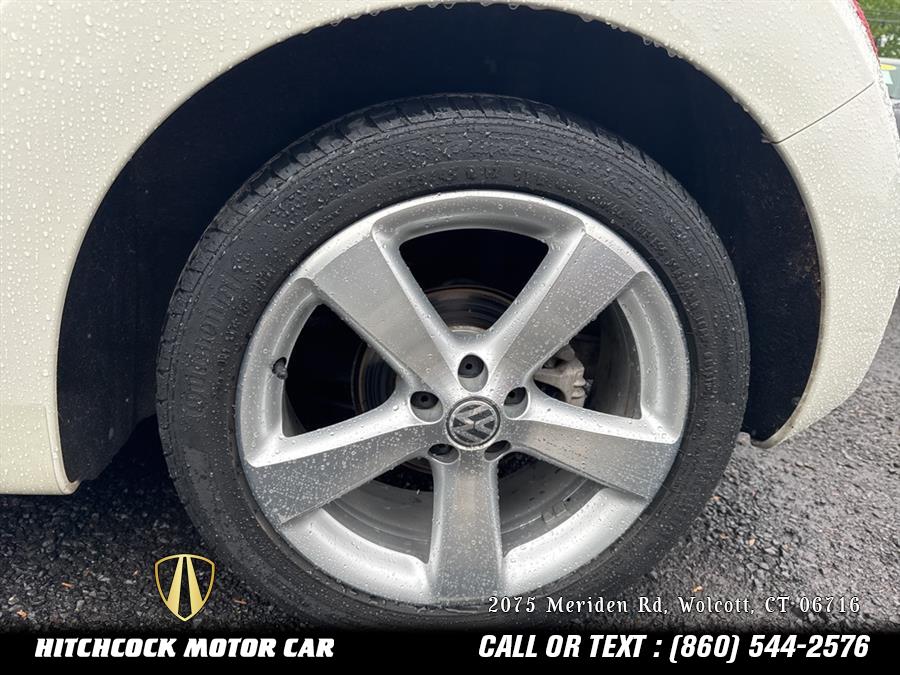2007 Volkswagen Beetle Triple White, available for sale in Wolcott, Connecticut | Hitchcock Motor Car. Wolcott, Connecticut 2007 Volkswagen Beetle Triple White, available for sale in Wolcott, Connecticut | Hitchcock Motor Car. Wolcott, Connecticut
