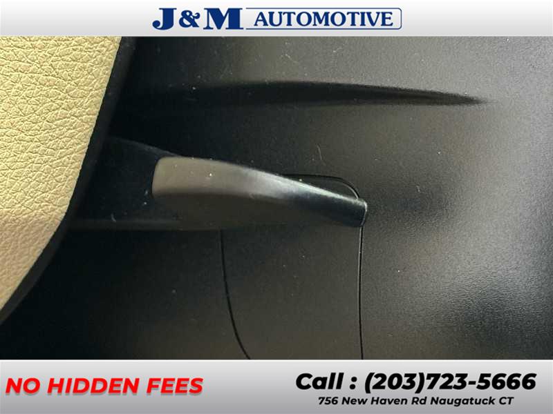 2016 BMW 3 Series 320i, available for sale in Naugatuck, Connecticut | J&M Automotive Sls&Svc LLC. Naugatuck, Connecticut 2016 BMW 3 Series 320i, available for sale in Naugatuck, Connecticut | J&M Automotive Sls&Svc LLC. Naugatuck, Connecticut