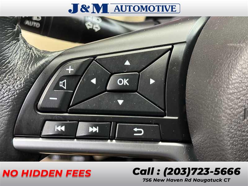 2017 Nissan Rogue SV, available for sale in Naugatuck, Connecticut | J&M Automotive Sls&Svc LLC. Naugatuck, Connecticut 2017 Nissan Rogue SV, available for sale in Naugatuck, Connecticut | J&M Automotive Sls&Svc LLC. Naugatuck, Connecticut
