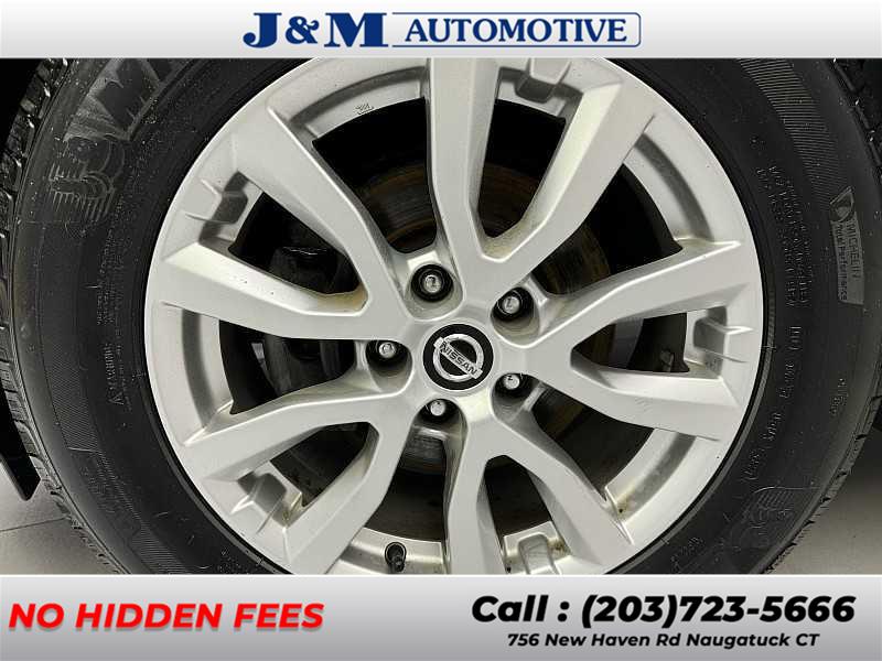 2017 Nissan Rogue SV, available for sale in Naugatuck, Connecticut | J&M Automotive Sls&Svc LLC. Naugatuck, Connecticut 2017 Nissan Rogue SV, available for sale in Naugatuck, Connecticut | J&M Automotive Sls&Svc LLC. Naugatuck, Connecticut
