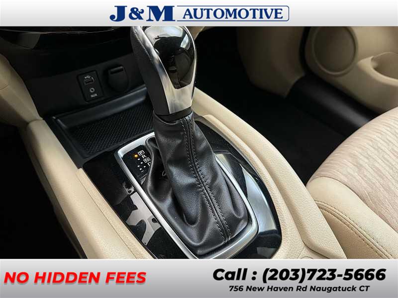 2017 Nissan Rogue SV, available for sale in Naugatuck, Connecticut | J&M Automotive Sls&Svc LLC. Naugatuck, Connecticut 2017 Nissan Rogue SV, available for sale in Naugatuck, Connecticut | J&M Automotive Sls&Svc LLC. Naugatuck, Connecticut