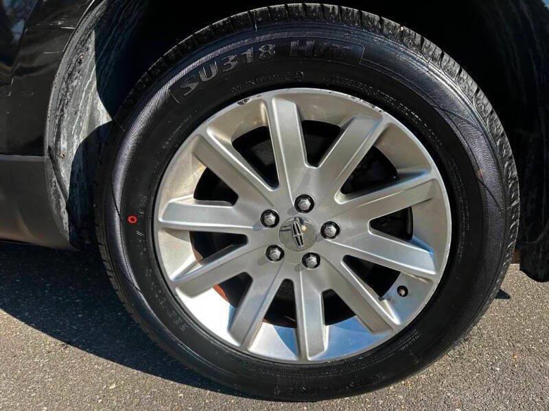 2013 Lincoln Mkt Town Car Livery Fleet AWD 4dr Crossover, available for sale in Hempstead, New York | VIP Auto Credit Express. Hempstead, New York 2013 Lincoln Mkt Town Car Livery Fleet AWD 4dr Crossover, available for sale in Hempstead, New York | VIP Auto Credit Express. Hempstead, New York
