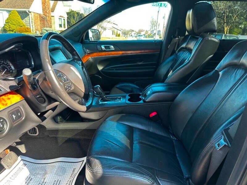 2013 Lincoln Mkt Town Car Livery Fleet AWD 4dr Crossover, available for sale in Hempstead, New York | VIP Auto Credit Express. Hempstead, New York 2013 Lincoln Mkt Town Car Livery Fleet AWD 4dr Crossover, available for sale in Hempstead, New York | VIP Auto Credit Express. Hempstead, New York