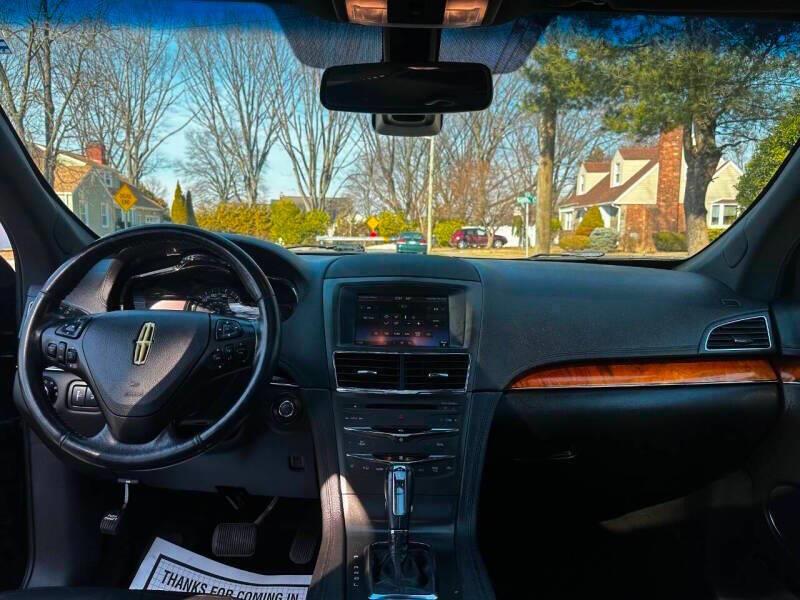 2013 Lincoln Mkt Town Car Livery Fleet AWD 4dr Crossover, available for sale in Hempstead, New York | VIP Auto Credit Express. Hempstead, New York 2013 Lincoln Mkt Town Car Livery Fleet AWD 4dr Crossover, available for sale in Hempstead, New York | VIP Auto Credit Express. Hempstead, New York