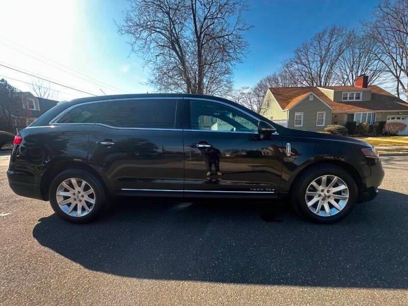 2013 Lincoln Mkt Town Car Livery Fleet AWD 4dr Crossover, available for sale in Hempstead, New York | VIP Auto Credit Express. Hempstead, New York 2013 Lincoln Mkt Town Car Livery Fleet AWD 4dr Crossover, available for sale in Hempstead, New York | VIP Auto Credit Express. Hempstead, New York
