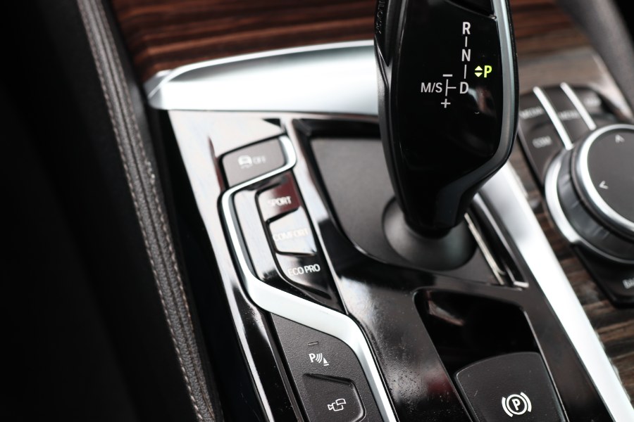 2019 BMW 5 Series 530i xDrive Sedan, available for sale in Jamaica, New York | Hillside Auto Mall Inc.. Jamaica, New York 2019 BMW 5 Series 530i xDrive Sedan, available for sale in Jamaica, New York | Hillside Auto Mall Inc.. Jamaica, New York
