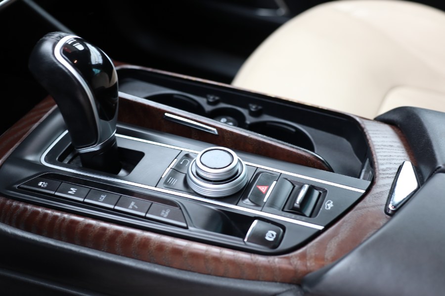 2018 Maserati Levante GranLusso 3.0L, available for sale in Jamaica, New York | Hillside Auto Mall Inc.. Jamaica, New York 2018 Maserati Levante GranLusso 3.0L, available for sale in Jamaica, New York | Hillside Auto Mall Inc.. Jamaica, New York