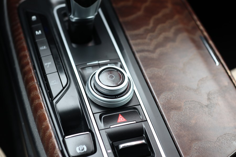 2018 Maserati Levante GranLusso 3.0L, available for sale in Jamaica, New York | Hillside Auto Mall Inc.. Jamaica, New York 2018 Maserati Levante GranLusso 3.0L, available for sale in Jamaica, New York | Hillside Auto Mall Inc.. Jamaica, New York