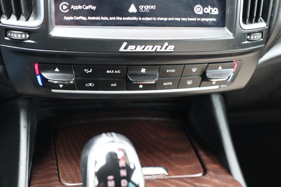 2018 Maserati Levante GranLusso 3.0L, available for sale in Jamaica, New York | Hillside Auto Mall Inc.. Jamaica, New York 2018 Maserati Levante GranLusso 3.0L, available for sale in Jamaica, New York | Hillside Auto Mall Inc.. Jamaica, New York