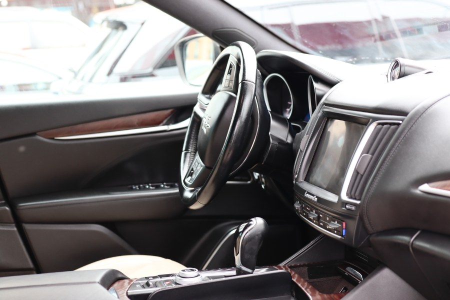 2018 Maserati Levante GranLusso 3.0L, available for sale in Jamaica, New York | Hillside Auto Mall Inc.. Jamaica, New York 2018 Maserati Levante GranLusso 3.0L, available for sale in Jamaica, New York | Hillside Auto Mall Inc.. Jamaica, New York