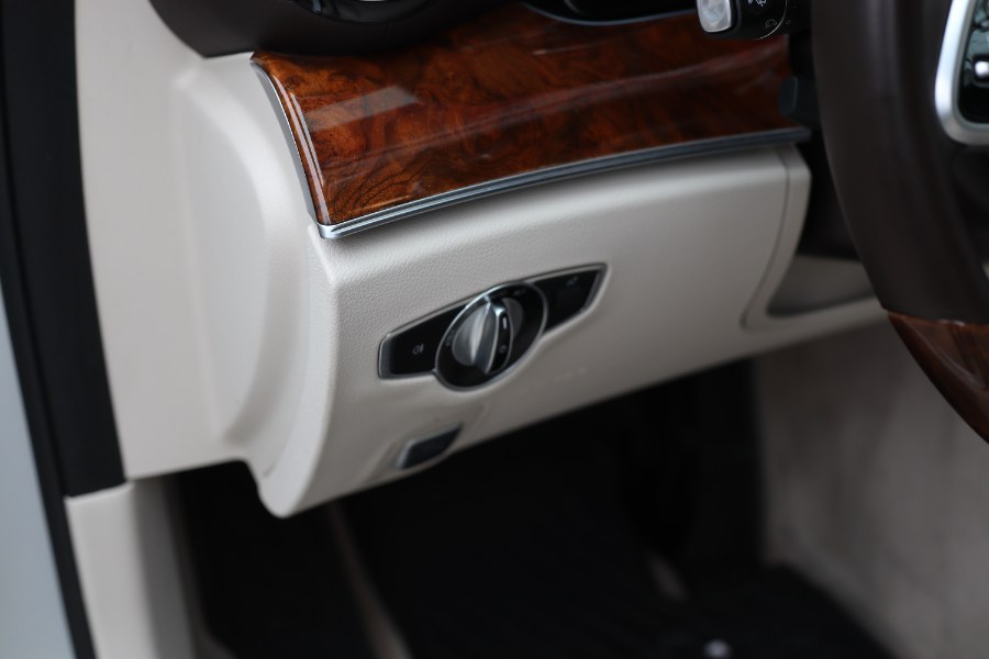2019 Mercedes-Benz E-Class E 300 4MATIC Sedan, available for sale in Jamaica, New York | Hillside Auto Mall Inc.. Jamaica, New York 2019 Mercedes-Benz E-Class E 300 4MATIC Sedan, available for sale in Jamaica, New York | Hillside Auto Mall Inc.. Jamaica, New York