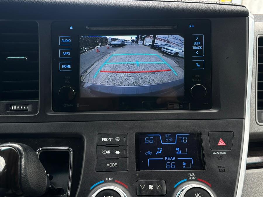 2015 Toyota Sienna 5dr 8-Pass Van XLE Premium FWD (Natl), available for sale in Brooklyn, New York | Carsbuck Inc.. Brooklyn, New York 2015 Toyota Sienna 5dr 8-Pass Van XLE Premium FWD (Natl), available for sale in Brooklyn, New York | Carsbuck Inc.. Brooklyn, New York