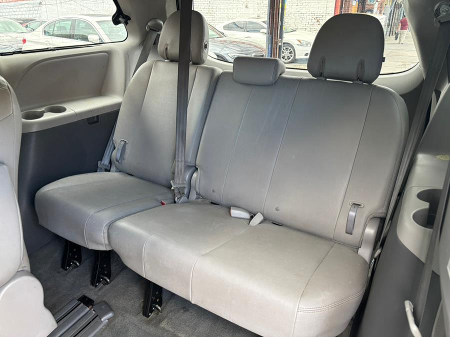 2015 Toyota Sienna 5dr 8-Pass Van XLE Premium FWD (Natl), available for sale in Brooklyn, New York | Carsbuck Inc.. Brooklyn, New York 2015 Toyota Sienna 5dr 8-Pass Van XLE Premium FWD (Natl), available for sale in Brooklyn, New York | Carsbuck Inc.. Brooklyn, New York