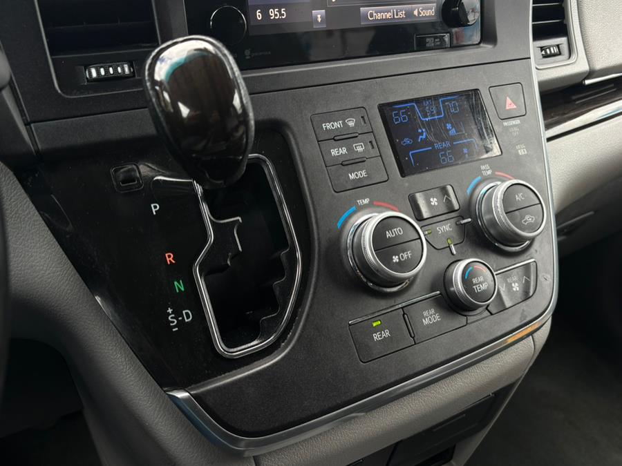 2015 Toyota Sienna 5dr 8-Pass Van XLE Premium FWD (Natl), available for sale in Brooklyn, New York | Carsbuck Inc.. Brooklyn, New York 2015 Toyota Sienna 5dr 8-Pass Van XLE Premium FWD (Natl), available for sale in Brooklyn, New York | Carsbuck Inc.. Brooklyn, New York