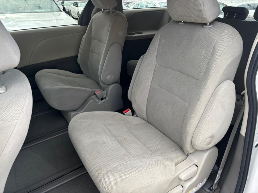 2020 Toyota Sienna L FWD 7-Passenger (Natl), available for sale in Brooklyn, New York | Carsbuck Inc.. Brooklyn, New York 2020 Toyota Sienna L FWD 7-Passenger (Natl), available for sale in Brooklyn, New York | Carsbuck Inc.. Brooklyn, New York