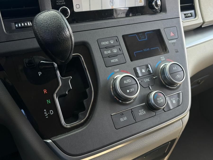 2020 Toyota Sienna L FWD 7-Passenger (Natl), available for sale in Brooklyn, New York | Carsbuck Inc.. Brooklyn, New York 2020 Toyota Sienna L FWD 7-Passenger (Natl), available for sale in Brooklyn, New York | Carsbuck Inc.. Brooklyn, New York