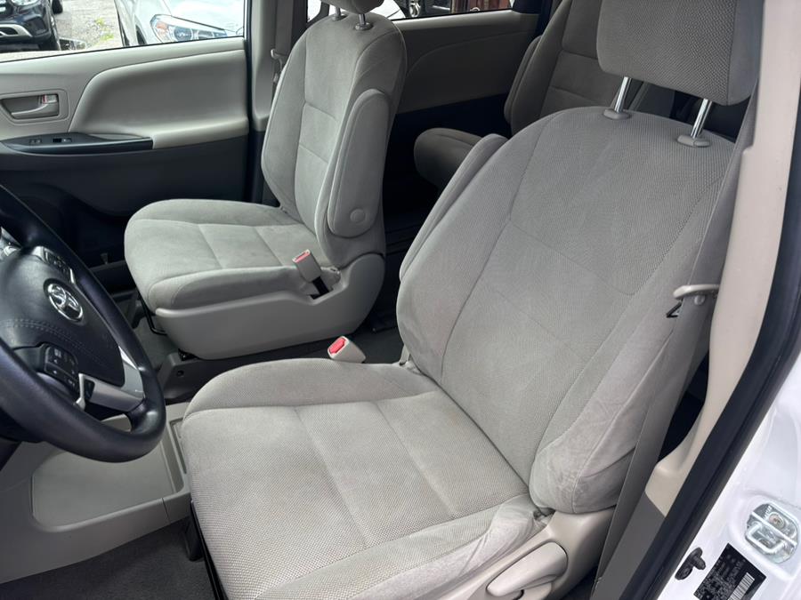 2020 Toyota Sienna L FWD 7-Passenger (Natl), available for sale in Brooklyn, New York | Carsbuck Inc.. Brooklyn, New York 2020 Toyota Sienna L FWD 7-Passenger (Natl), available for sale in Brooklyn, New York | Carsbuck Inc.. Brooklyn, New York