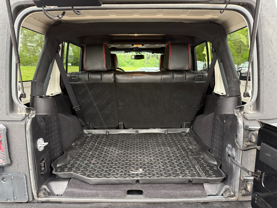 2016 Jeep Wrangler Unlimited 4WD 4dr Rubicon, available for sale in Ortonville, Michigan | Marsh Auto Sales LLC. Ortonville, Michigan 2016 Jeep Wrangler Unlimited 4WD 4dr Rubicon, available for sale in Ortonville, Michigan | Marsh Auto Sales LLC. Ortonville, Michigan