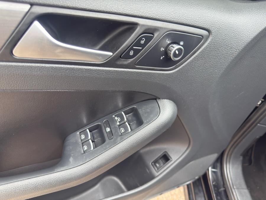 2013 Volkswagen Jetta Sedan 4dr DSG TDI w/Premium *Ltd Avail*, available for sale in Manchester, Connecticut | Carsonmain LLC. Manchester, Connecticut 2013 Volkswagen Jetta Sedan 4dr DSG TDI w/Premium *Ltd Avail*, available for sale in Manchester, Connecticut | Carsonmain LLC. Manchester, Connecticut