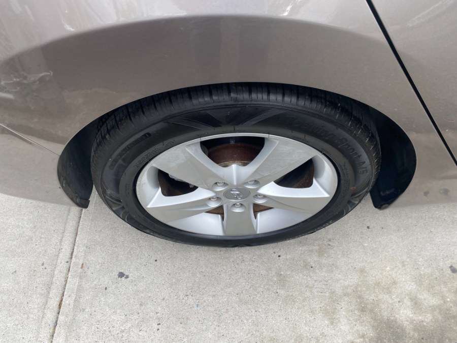 2012 Hyundai Elantra 4dr Sdn Auto GLS PZEV, available for sale in Middle Village, New York | Middle Village Motors . Middle Village, New York 2012 Hyundai Elantra 4dr Sdn Auto GLS PZEV, available for sale in Middle Village, New York | Middle Village Motors . Middle Village, New York