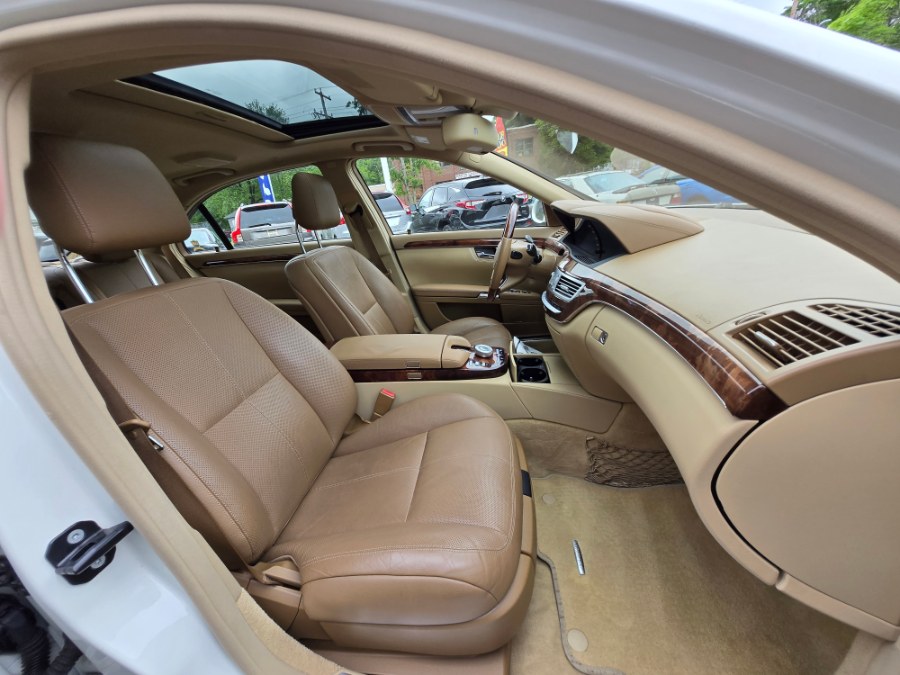 2008 Mercedes-Benz S-Class 4dr Sdn 5.5L V8 4MATIC, available for sale in Bristol, Connecticut | Dealmax Motors LLC. Bristol, Connecticut 2008 Mercedes-Benz S-Class 4dr Sdn 5.5L V8 4MATIC, available for sale in Bristol, Connecticut | Dealmax Motors LLC. Bristol, Connecticut