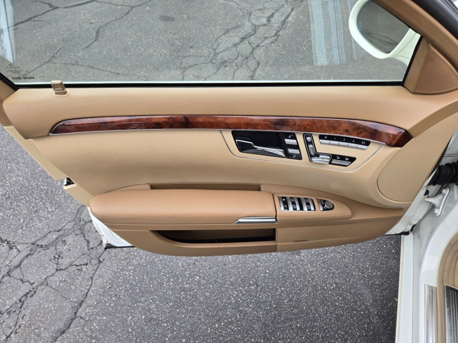 2008 Mercedes-Benz S-Class 4dr Sdn 5.5L V8 4MATIC, available for sale in Bristol, Connecticut | Dealmax Motors LLC. Bristol, Connecticut 2008 Mercedes-Benz S-Class 4dr Sdn 5.5L V8 4MATIC, available for sale in Bristol, Connecticut | Dealmax Motors LLC. Bristol, Connecticut