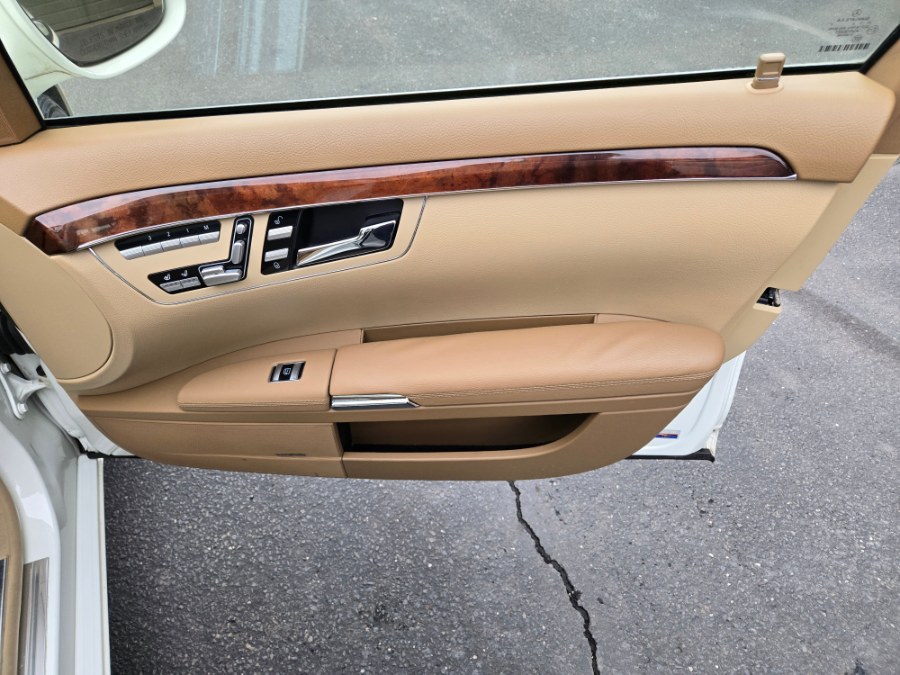 2008 Mercedes-Benz S-Class 4dr Sdn 5.5L V8 4MATIC, available for sale in Bristol, Connecticut | Dealmax Motors LLC. Bristol, Connecticut 2008 Mercedes-Benz S-Class 4dr Sdn 5.5L V8 4MATIC, available for sale in Bristol, Connecticut | Dealmax Motors LLC. Bristol, Connecticut