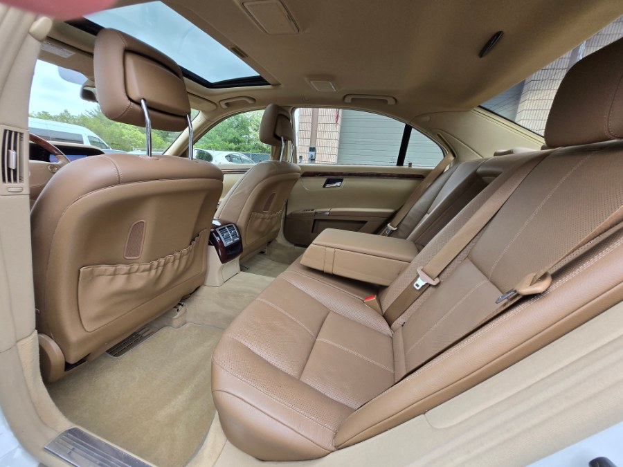 2008 Mercedes-Benz S-Class 4dr Sdn 5.5L V8 4MATIC, available for sale in Bristol, Connecticut | Dealmax Motors LLC. Bristol, Connecticut 2008 Mercedes-Benz S-Class 4dr Sdn 5.5L V8 4MATIC, available for sale in Bristol, Connecticut | Dealmax Motors LLC. Bristol, Connecticut
