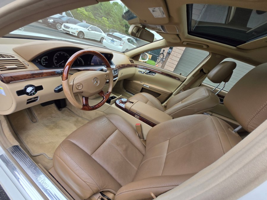 2008 Mercedes-Benz S-Class 4dr Sdn 5.5L V8 4MATIC, available for sale in Bristol, Connecticut | Dealmax Motors LLC. Bristol, Connecticut 2008 Mercedes-Benz S-Class 4dr Sdn 5.5L V8 4MATIC, available for sale in Bristol, Connecticut | Dealmax Motors LLC. Bristol, Connecticut