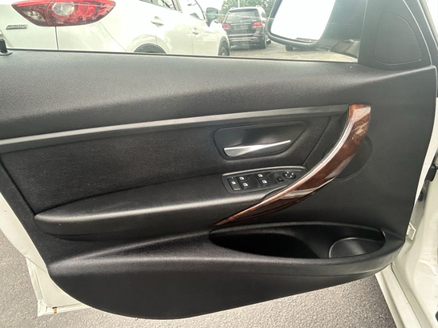 2014 BMW 3 Series 4dr Sdn 320i xDrive AWD, available for sale in West Babylon, New York | New Gen Auto Group. West Babylon, New York 2014 BMW 3 Series 4dr Sdn 320i xDrive AWD, available for sale in West Babylon, New York | New Gen Auto Group. West Babylon, New York