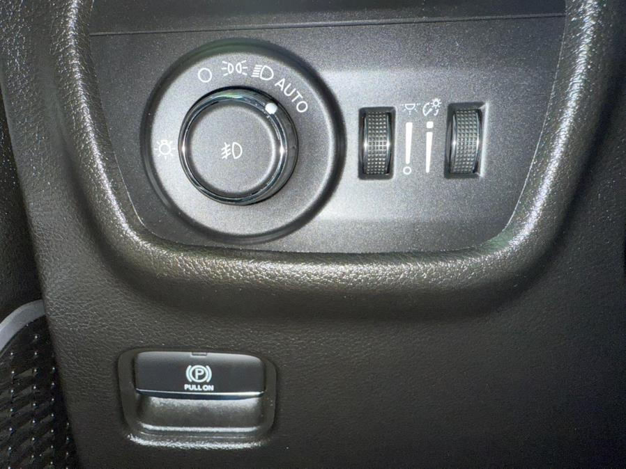 2022 Jeep Grand Cherokee Limited 4x4, available for sale in Newark, New Jersey | Champion Of Newark. Newark, New Jersey 2022 Jeep Grand Cherokee Limited 4x4, available for sale in Newark, New Jersey | Champion Of Newark. Newark, New Jersey