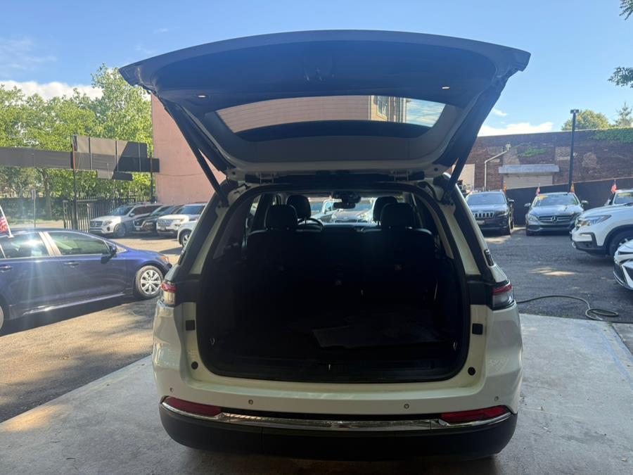 2022 Jeep Grand Cherokee Limited 4x4, available for sale in Newark, New Jersey | Champion Of Newark. Newark, New Jersey 2022 Jeep Grand Cherokee Limited 4x4, available for sale in Newark, New Jersey | Champion Of Newark. Newark, New Jersey