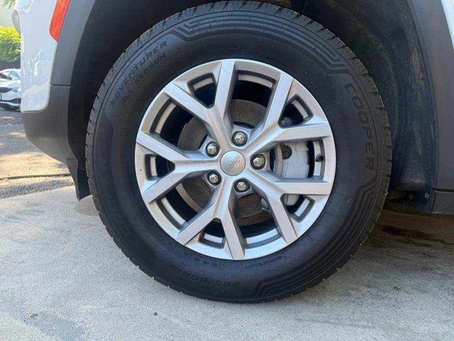 2022 Jeep Grand Cherokee Limited 4x4, available for sale in Newark, New Jersey | Champion Of Newark. Newark, New Jersey 2022 Jeep Grand Cherokee Limited 4x4, available for sale in Newark, New Jersey | Champion Of Newark. Newark, New Jersey