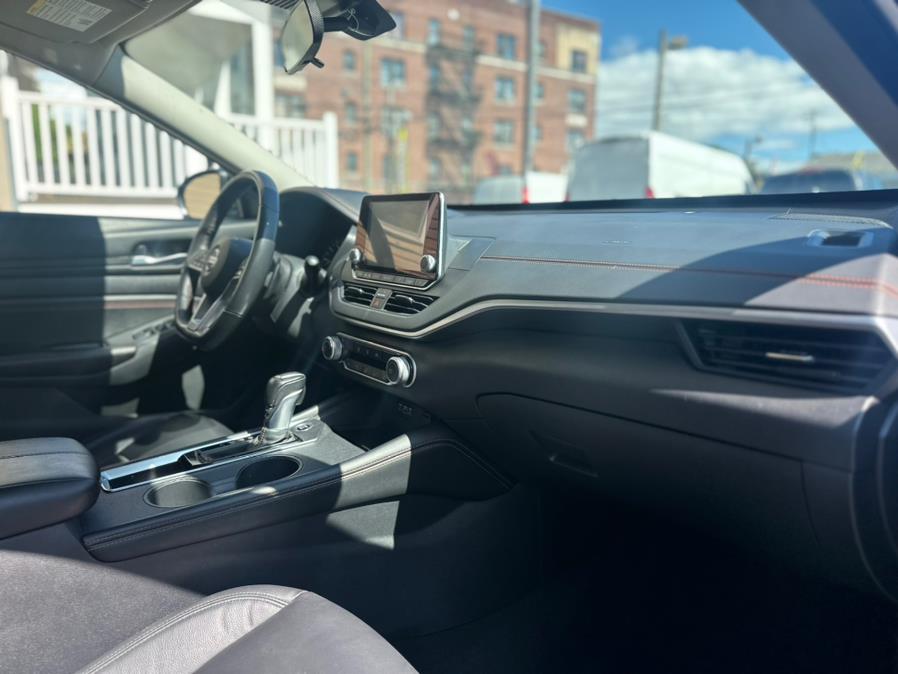 2022 Nissan Altima 2.5 SR Sedan, available for sale in Irvington, New Jersey | RT 603 Auto Mall. Irvington, New Jersey 2022 Nissan Altima 2.5 SR Sedan, available for sale in Irvington, New Jersey | RT 603 Auto Mall. Irvington, New Jersey